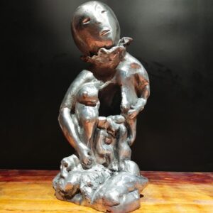 יהודית פרל, "מותשים" , פסל ביציקת אלומיניום, 
גובה 55 סמ'.                                                 
054-5683480  judyperl@hotmail.com